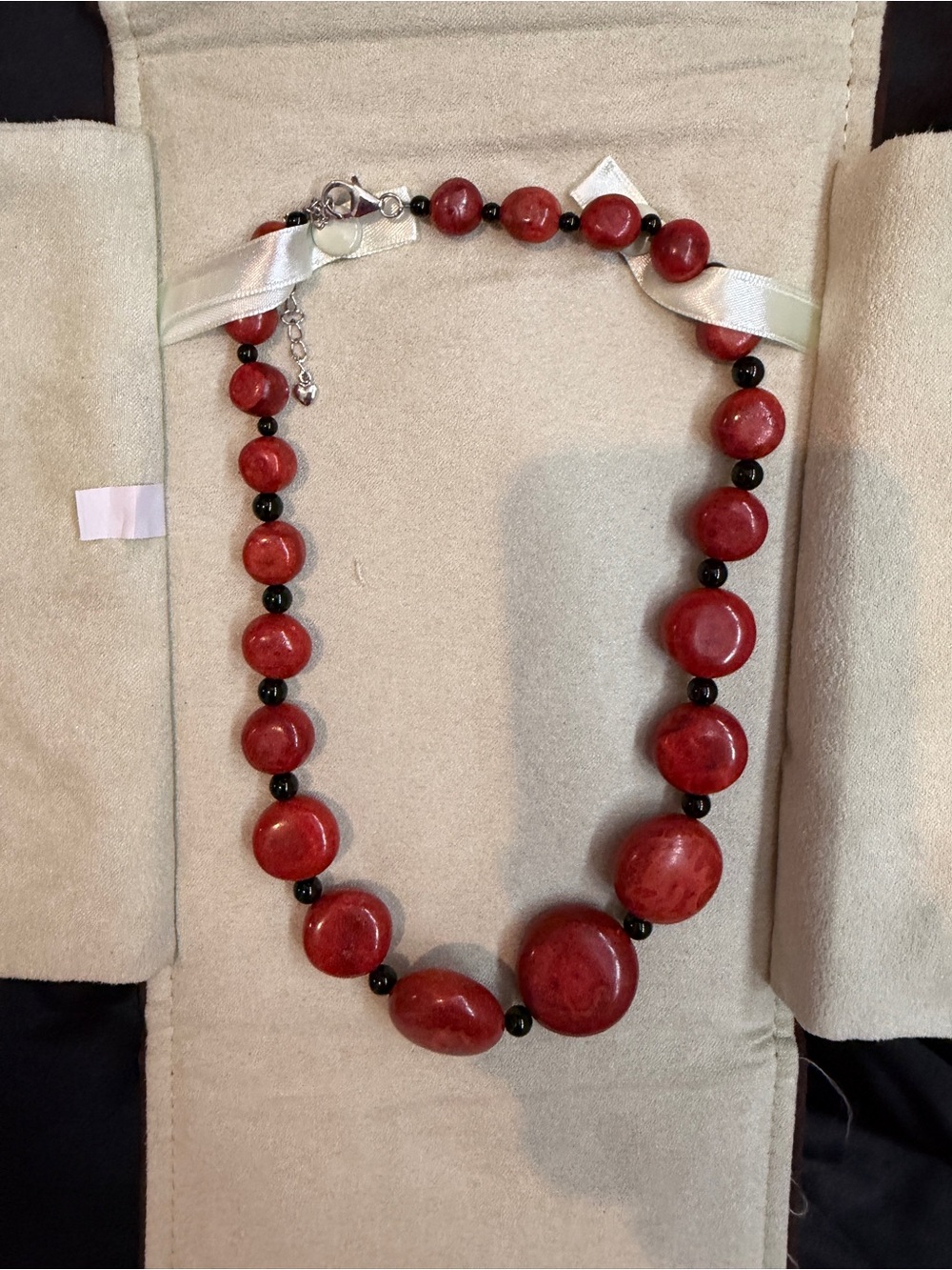 NWT Ross-Simons Red and Black Graduated Beaded Necklace